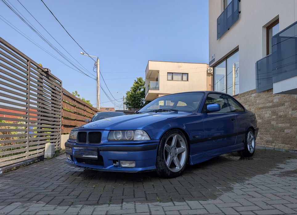 BMW 318 is e36 coupe