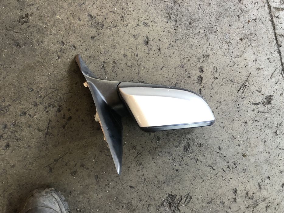 Дясно огледало бмв 1 ф20 ( ogledalo bmw f20 )