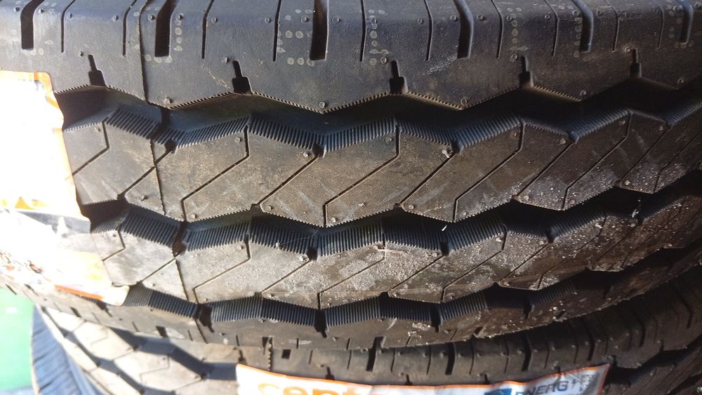 Срочно продам шины для автобуса