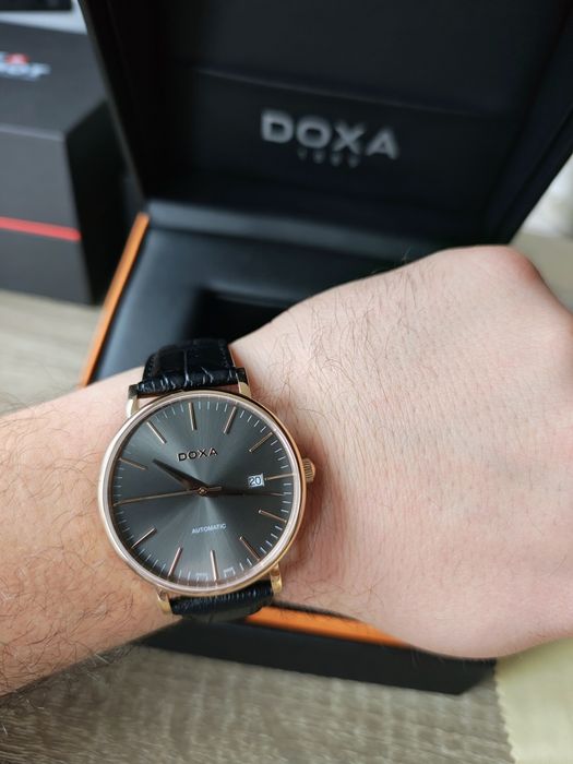Ceas Doxa automatic, 40 mm, ca nou. 1900 lei.