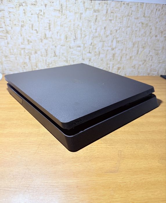 Playstation 4 slim 1TB