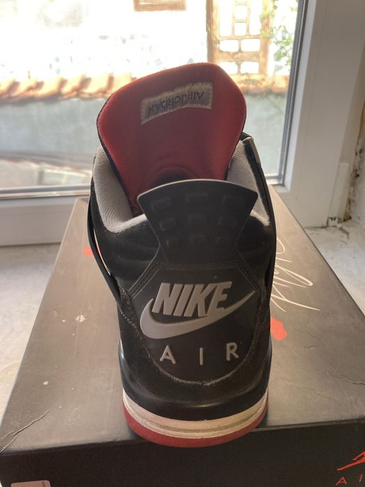 Jordan 4 BRED 2019 година
