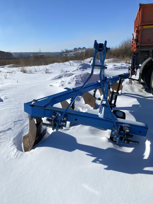 Продам плуг плн 5-35