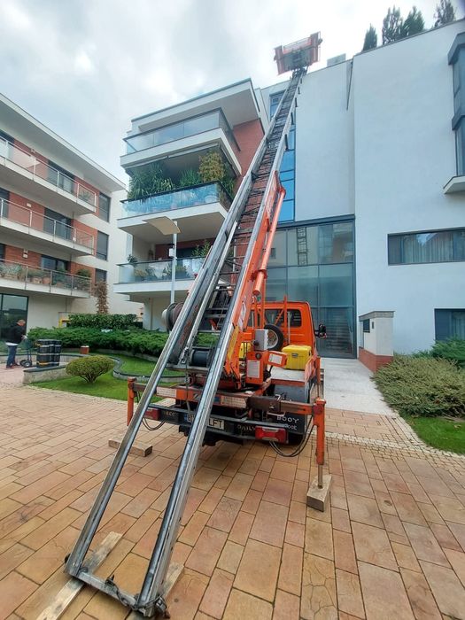 Macara, Lift Girafa,  lift exterior pana la etajul 8