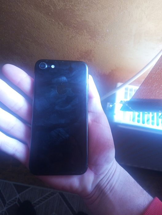 Iphone 7 32gb izpolzvan dobro sastoqnie