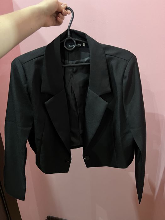 Продам короткий пиджак