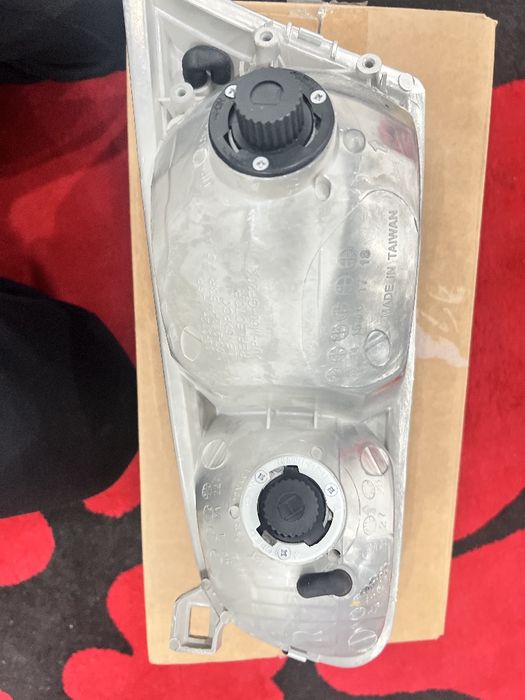 Фара правая новая без крепления Camry 25