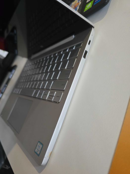 Лаптоп Xiaomi Air 12.5 неработещ