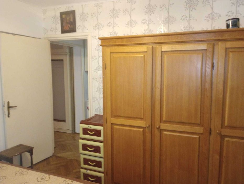 Inchiriez apartament 3 camere in Drumul Taberei - la 5 min. de metrou.