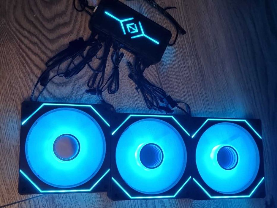 Fan Controller HUB pentru 9 ventilatoare ARGB cu telecomanda