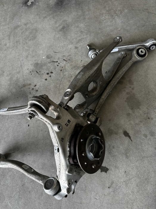 Fuzeta Stanga Spate Completa BMW M3/M4/M2 G80 G82 G87 OEM