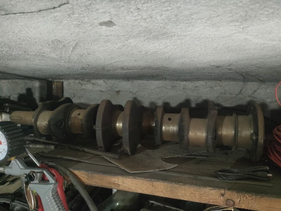 Запчасти на Газ 21 Волга.