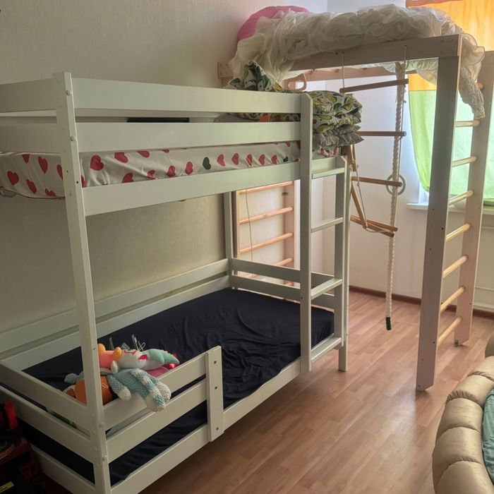 Детская двухъярусная кровать