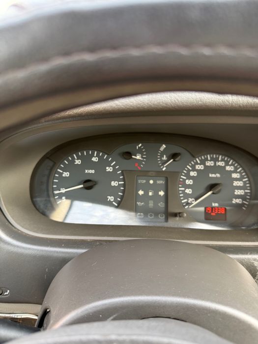 Продавам Renault Scenic