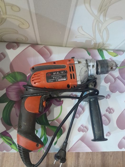 Ударный дрель б/у