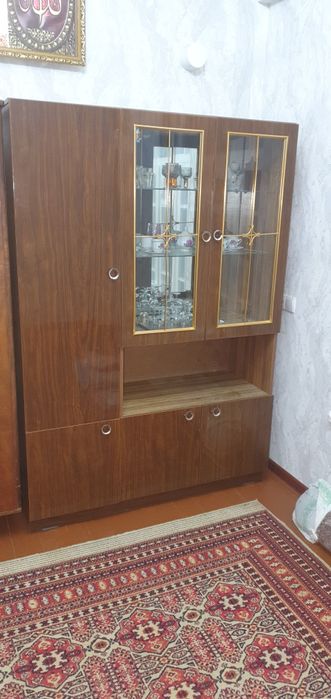 Сервант продаётся.
