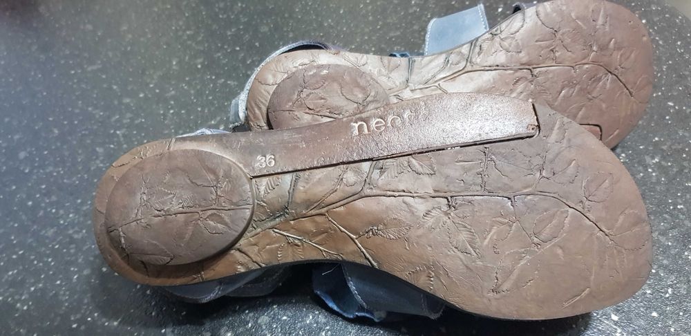 Продавам маркови сандали на марката Neosens и Pikolinos