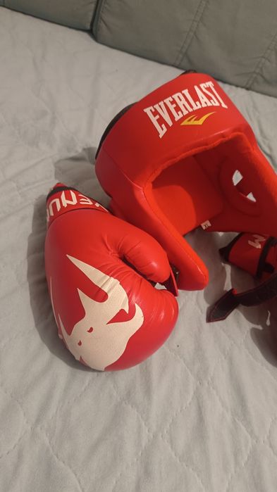 Продам боксерские перчатки
