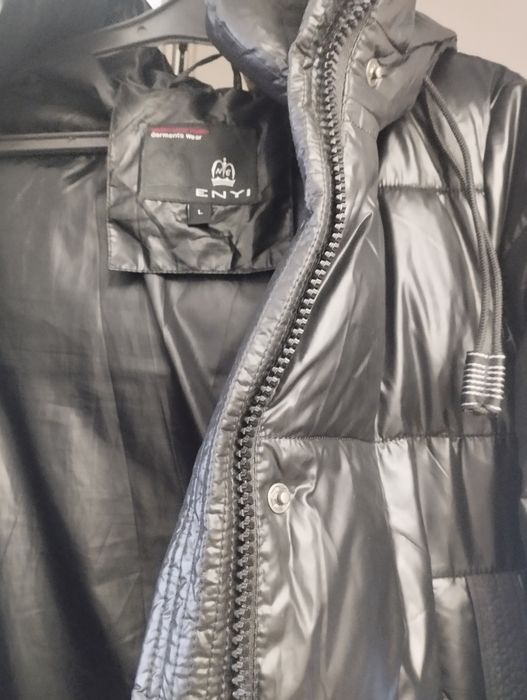 Куртку-пуховик женская