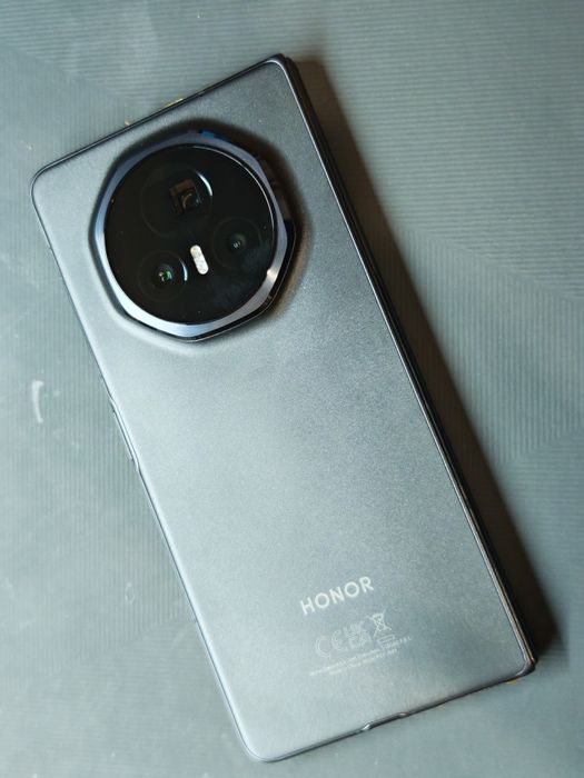 Като нов Honor magic V3 512 GB Гаранция