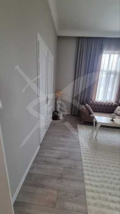 Дава се под наем Тристаен апартамент в Пловдив, Център - 90 кв.м за 750 € - Снимка #2