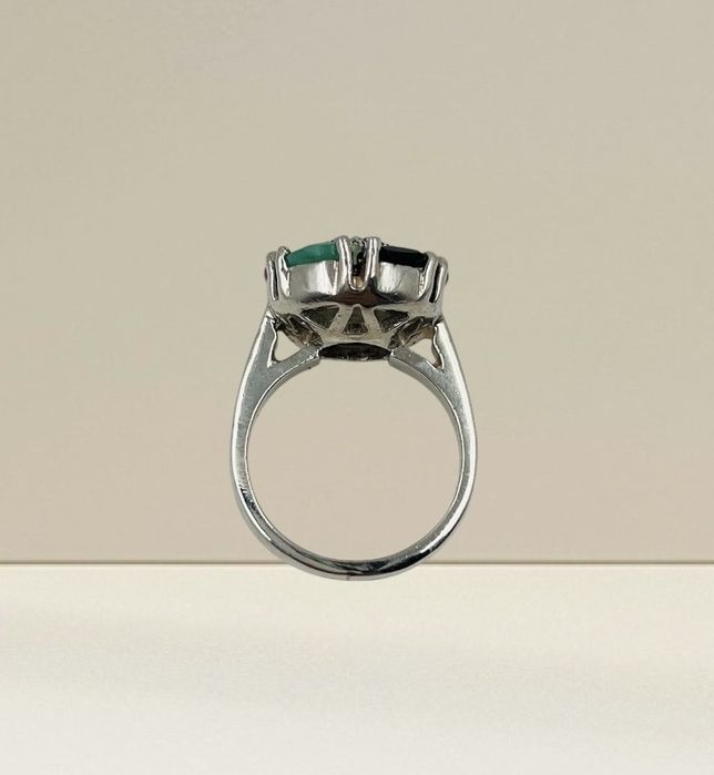 Сребърен пръстен със полускъпоценни камани