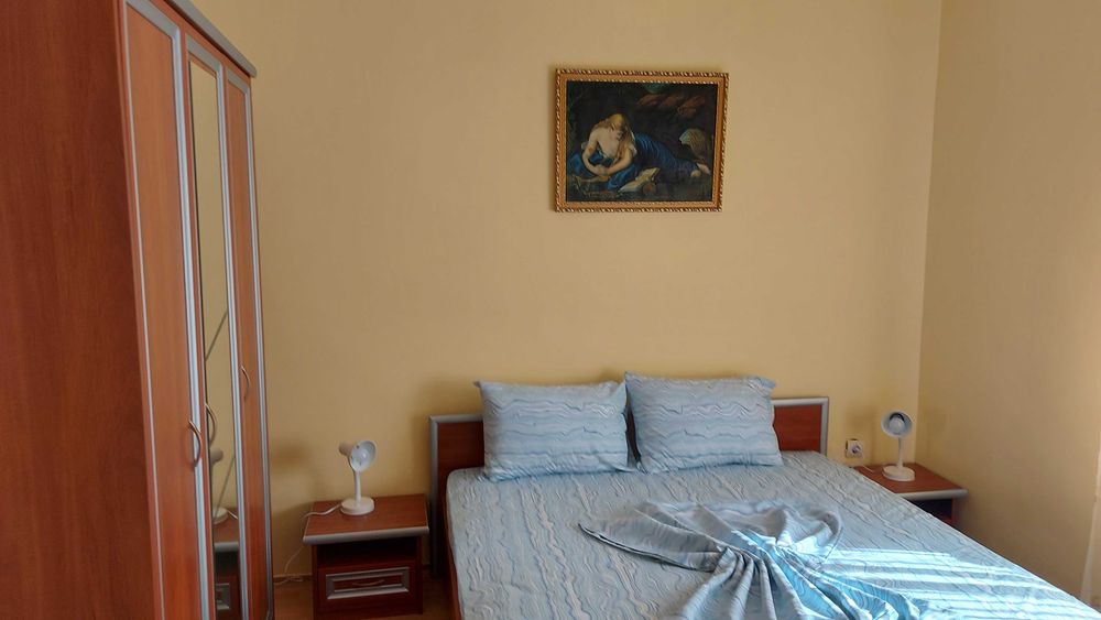 Под НАЕМ, КЪЩА, Идеален Център