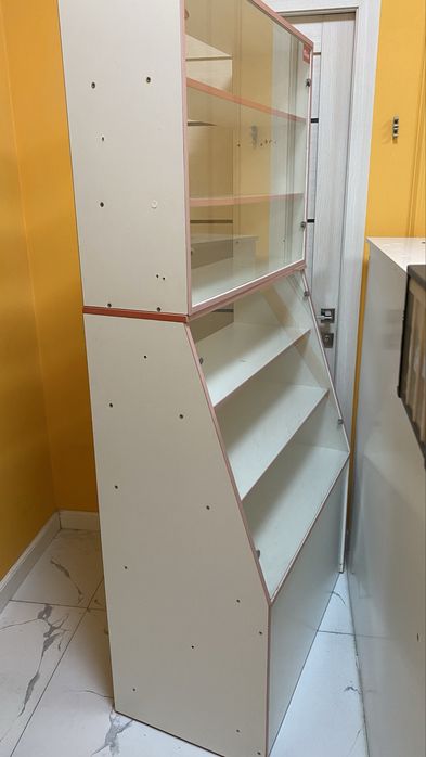 Срочно! Витрины продам