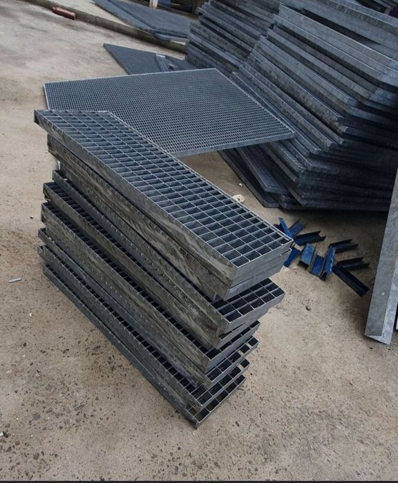 Trepte zincate galvanizate