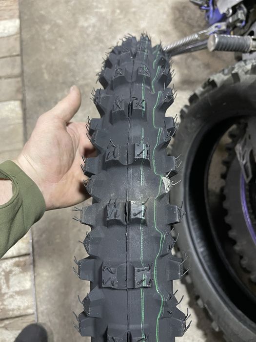 Gummy 90/90/18 мото шина