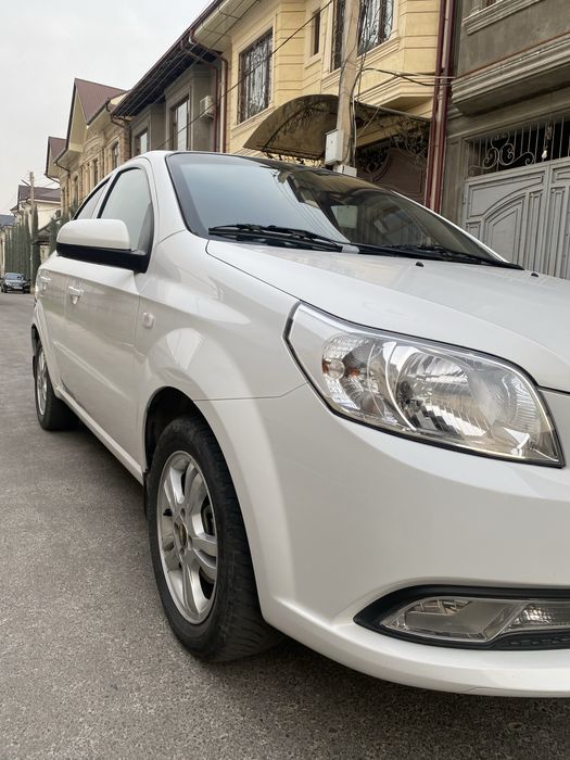 NEXIA 3 avtomat sotiladi