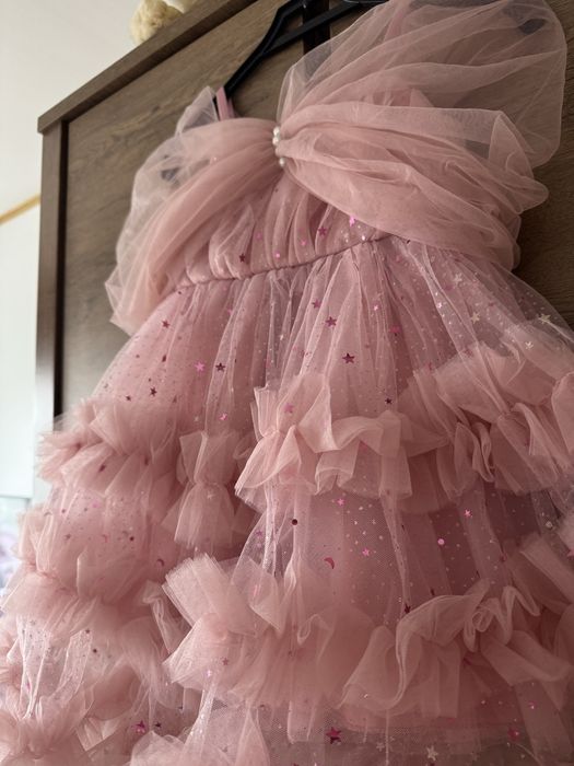 Rochie fetite roz cu tulle si perle