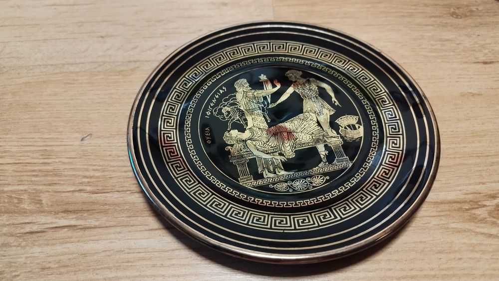 Красива чиния от Гърция