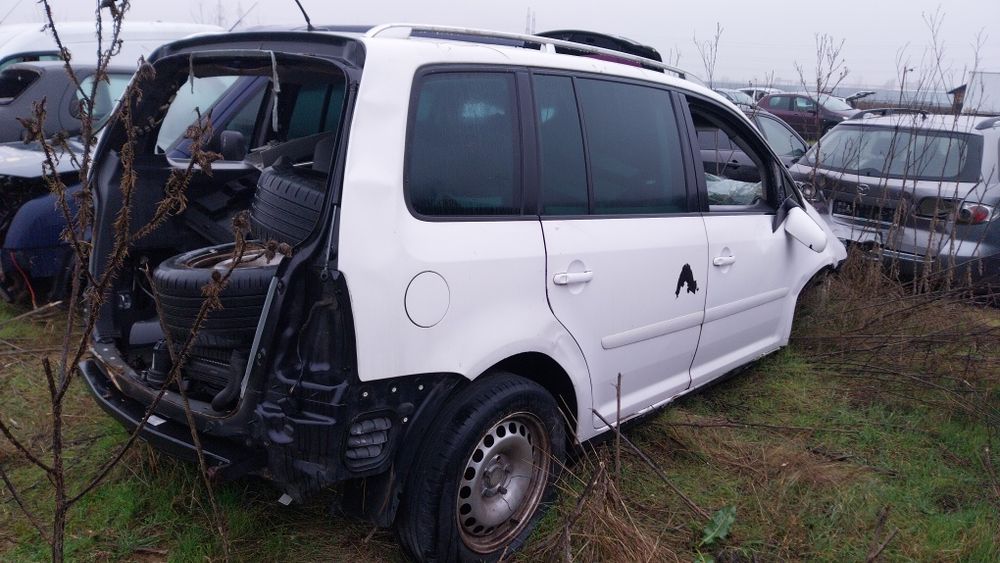 Volkswagen touran portbagaj bara aripa spate Geam stopuri stop prag punte Scaune interior alternator electromotor fuzeta amortizor pompa servo