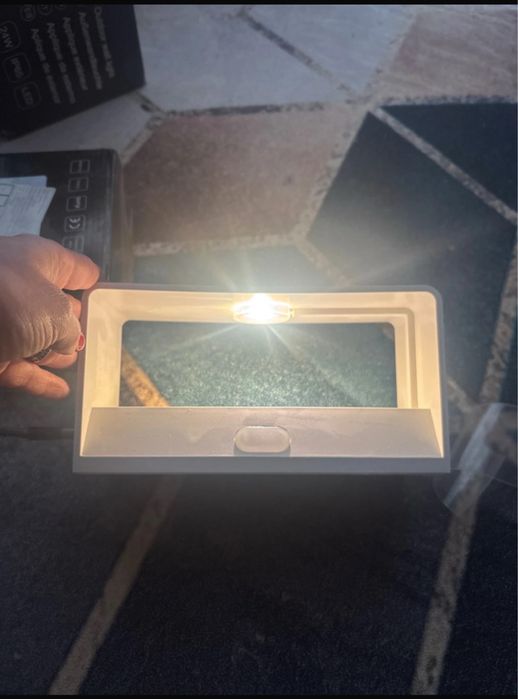 Aplica pentru perete