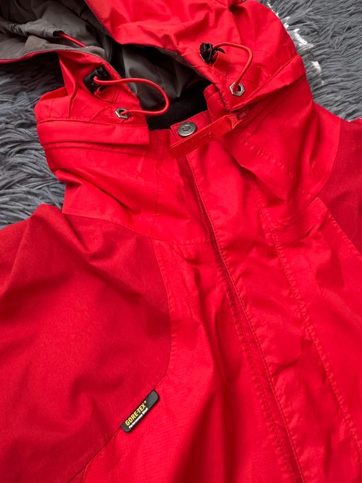 Дамска ветровка с поларена подплата от Haglöfs (GoreTex) S/M размер