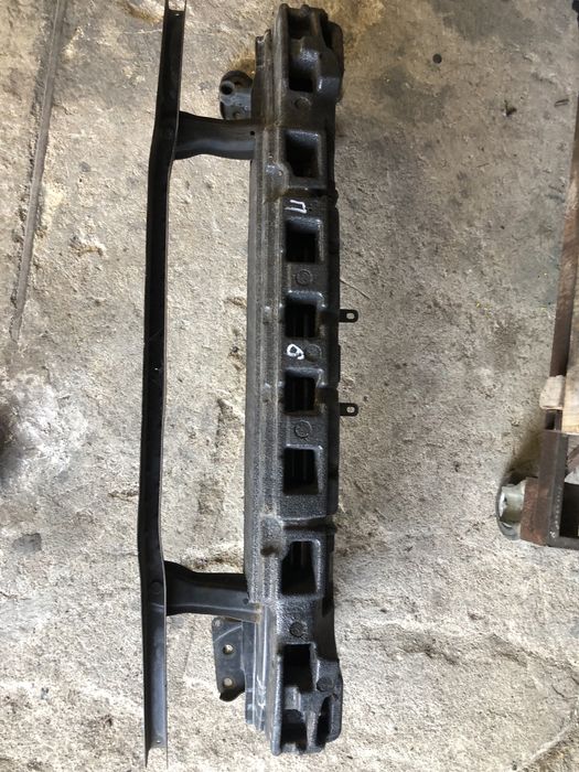 Основа предна броня греда Пасат б6 Passat b6 2009г