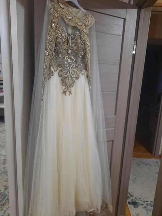 Продам платье га узату новая