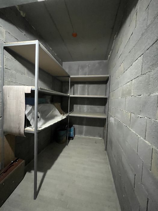 Продается просторная Кладовка