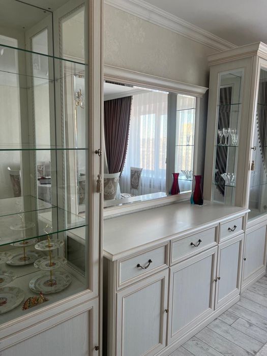 Продается стенка для гостинной Шатура