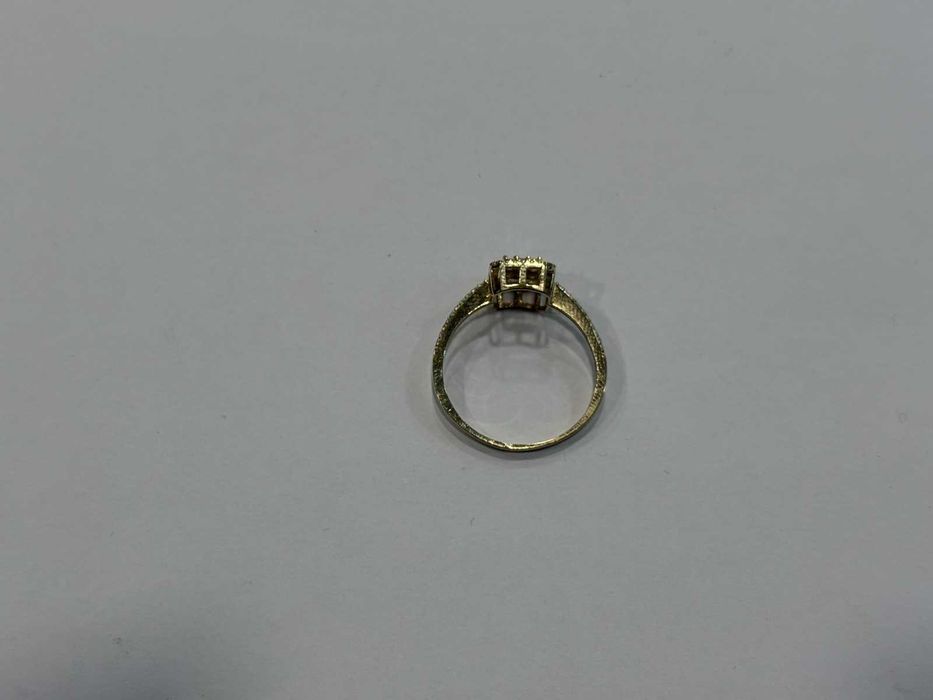 Златен дамски пръстен 14К (585) – 1,88 г