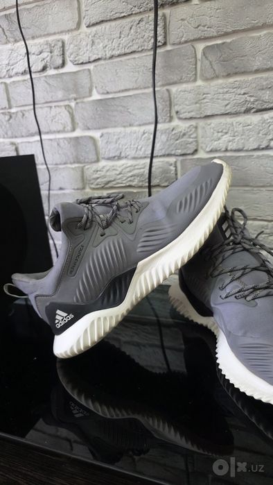 Оригинальные кроссы adidas