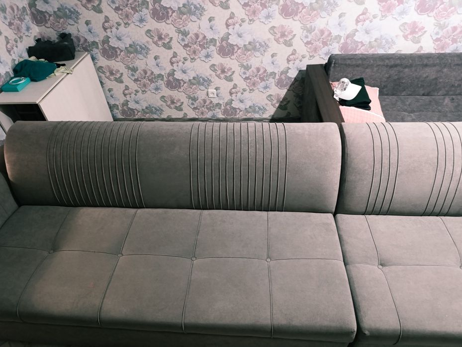 Диван серый хороший