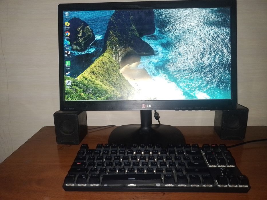 МониторLG,клавиатура rapoo