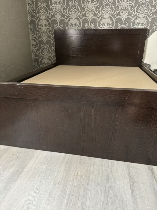 Кровать с тумбами