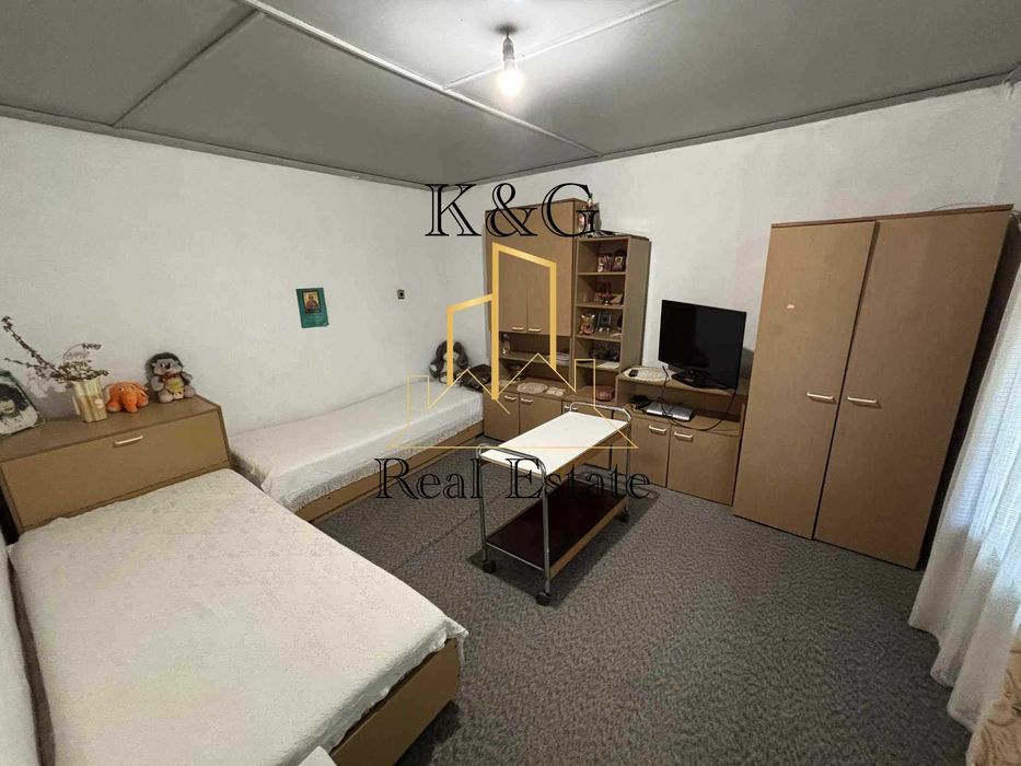 Продава се Къща в с. Ушинци, Област Разград - 100 кв.м за 630 €/кв.м - Снимка #2