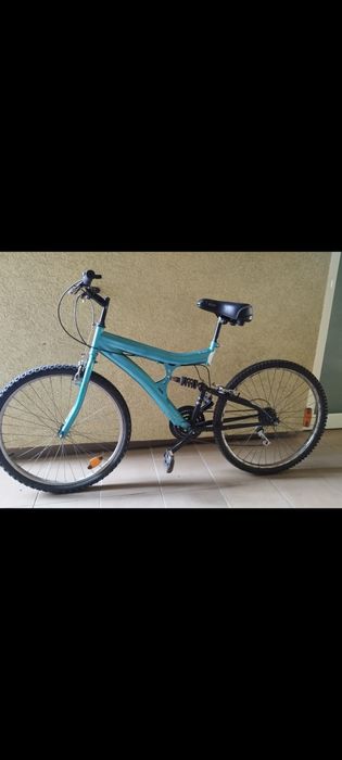 Biciclete montenbike și semicursiera