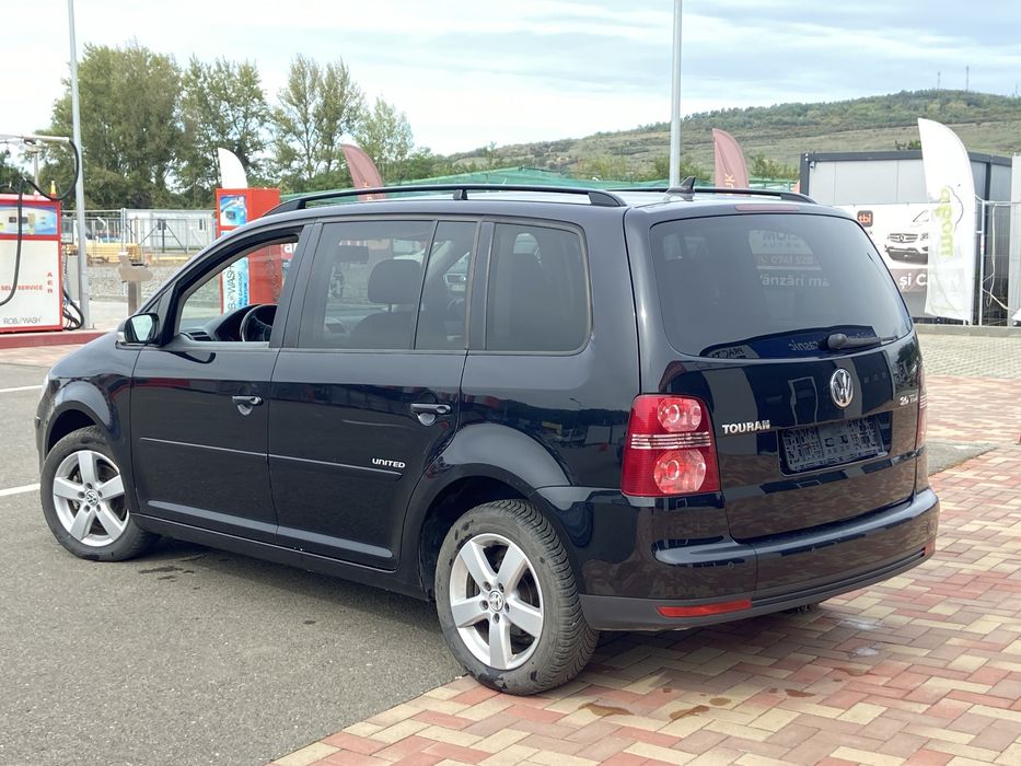 VOLKSWAGEN Touran 0 — imagine 4