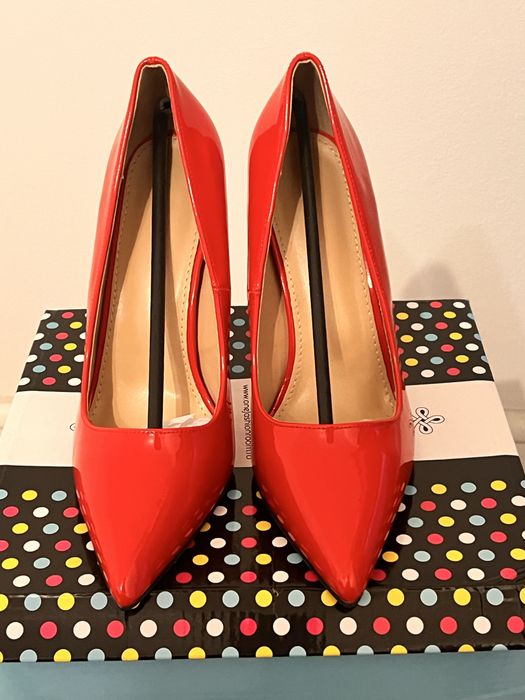 Pantofi cu toc dama