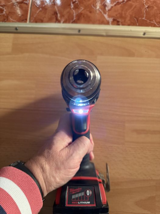 Milwaukee M18BPD-0 Masina de gaurit/insurubat cu percutie compacta M18